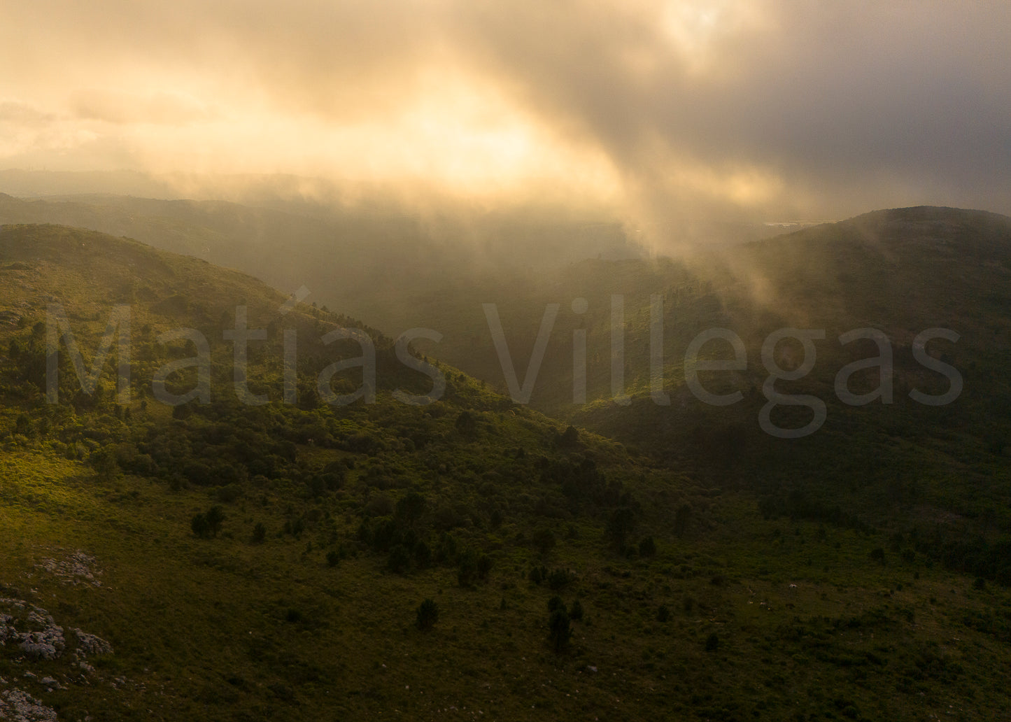 Amanecer en la cima del Cerro Tupambae