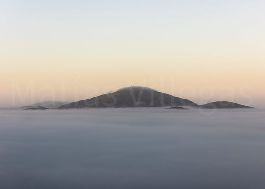 Cerro Pan de Azúcar en la Niebla