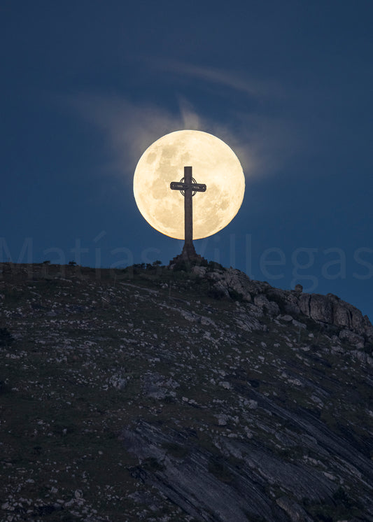 La Luna sobre el Pan de Azucar