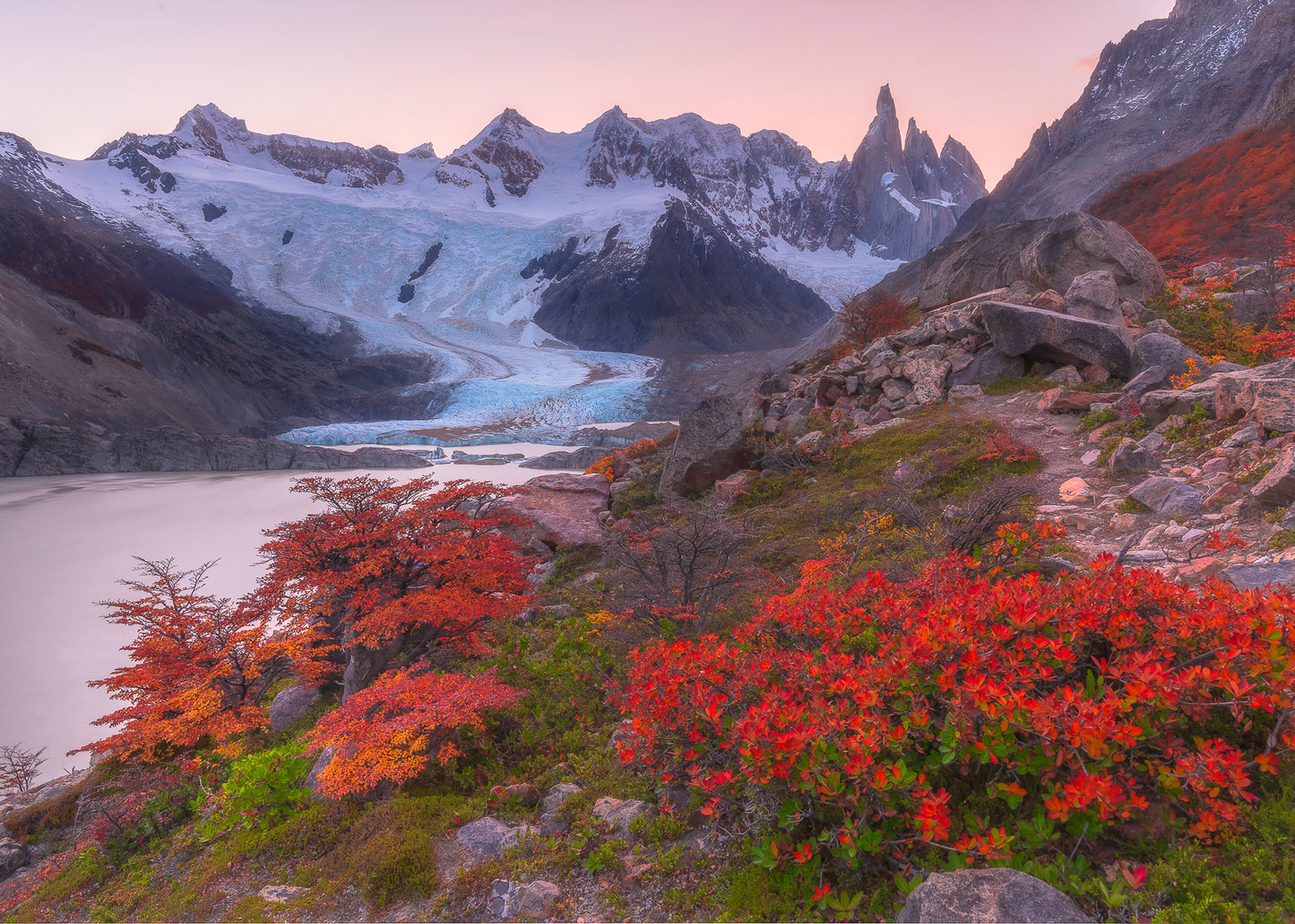 Cerro Torre y su Glaciar en Otoño