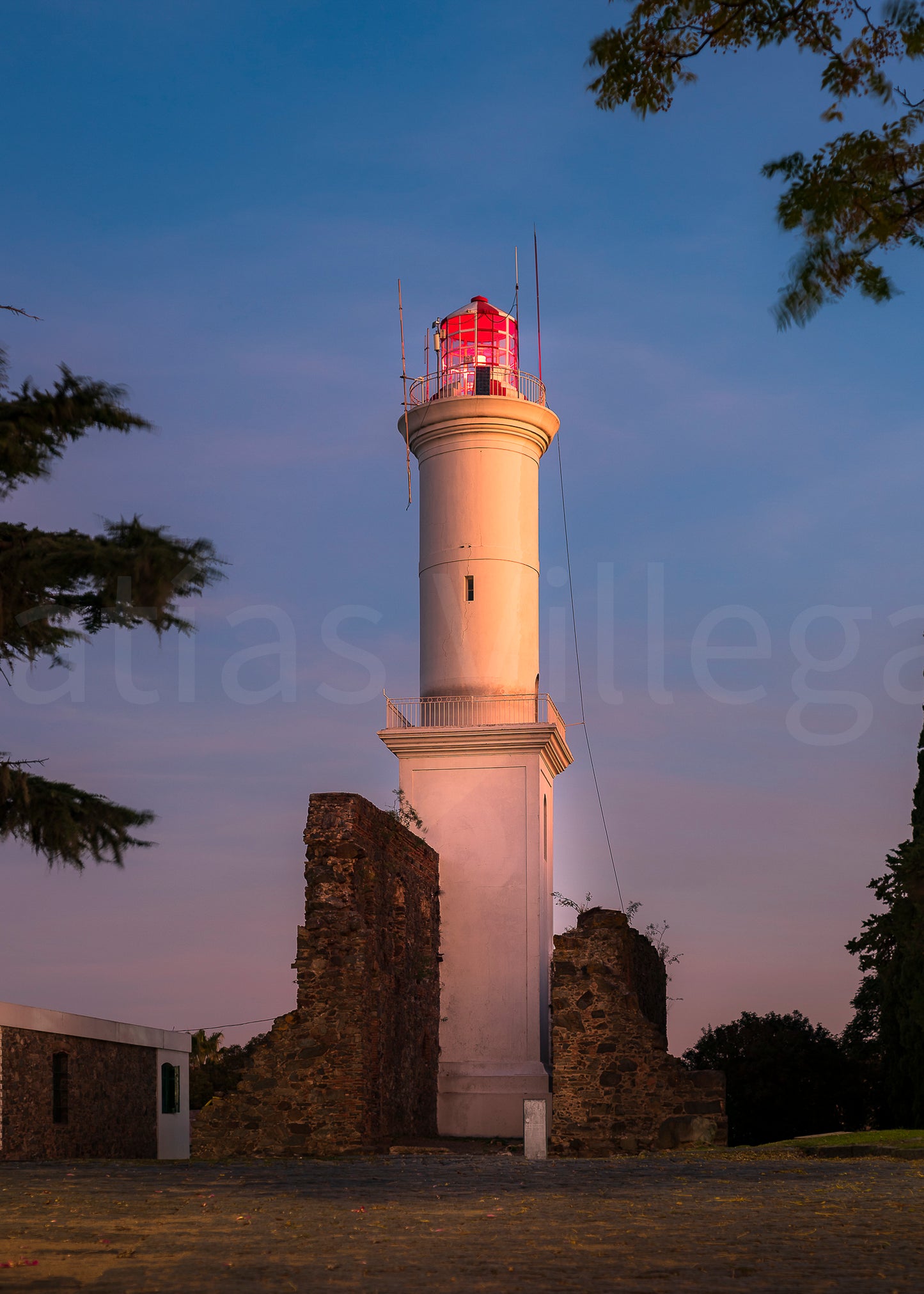 Faro Colonia del Sacramento